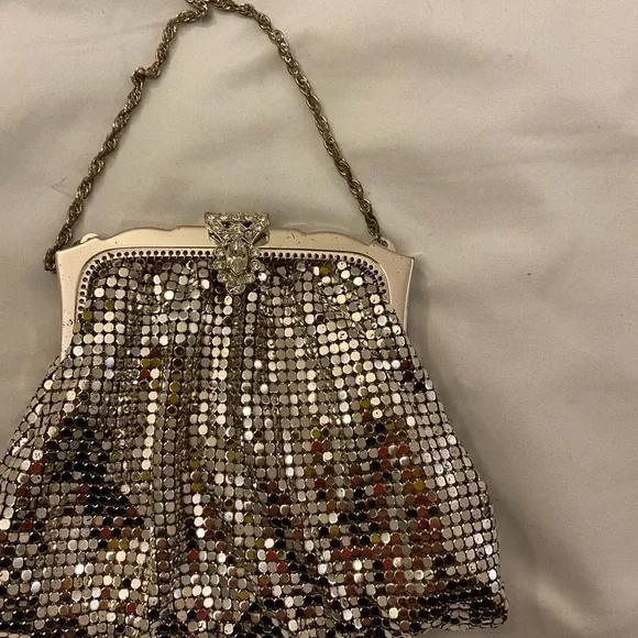 Whiting davis small sliver toned mess bag. Never used. - Picture 3 of 5